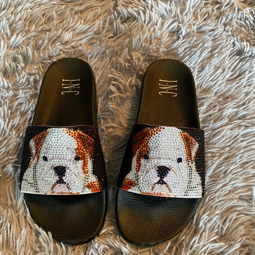 Cute Bling Bulldog sandals!